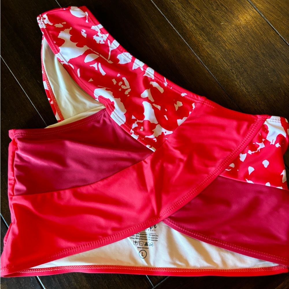 NWOT Nani Swim Top